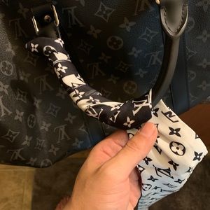 Meet your Posher, Dee